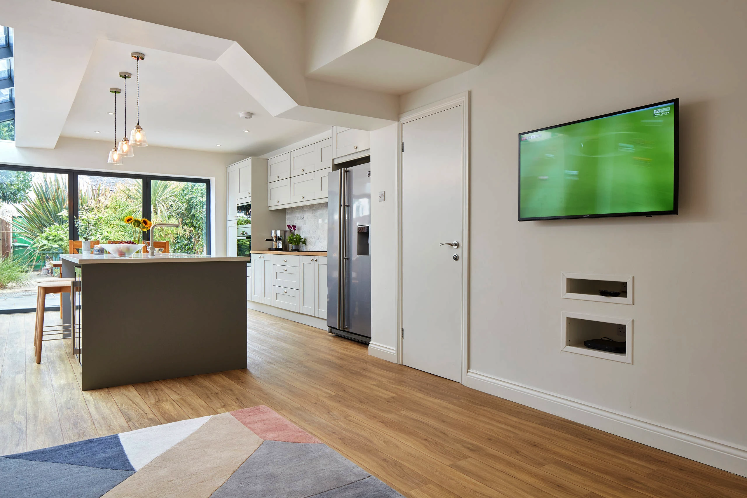 Side Return Kitchen Extension in E7, completed project photograph 4