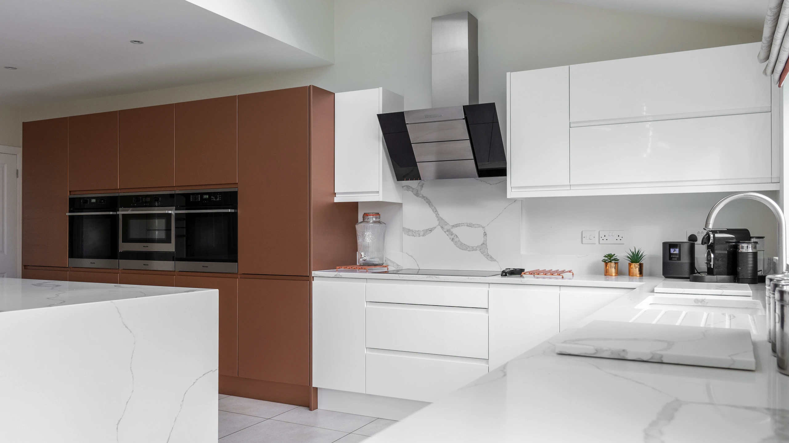 Modern Kitchen Renovation and Installation in E4, completed project photograph 3
