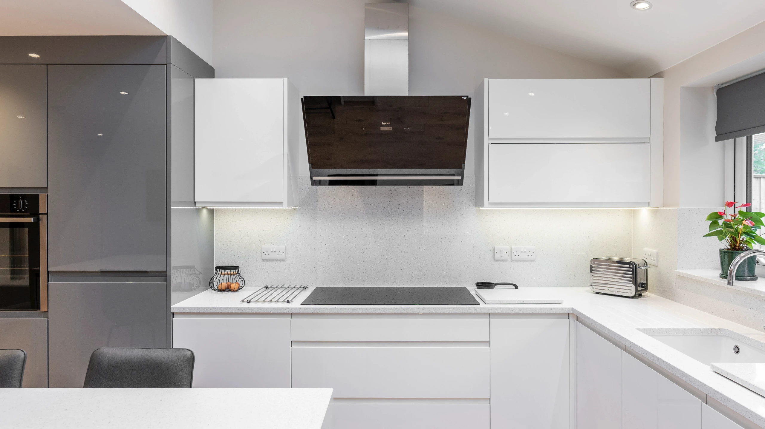 Kitchen Renovation and Installation in N16, completed project photograph 3