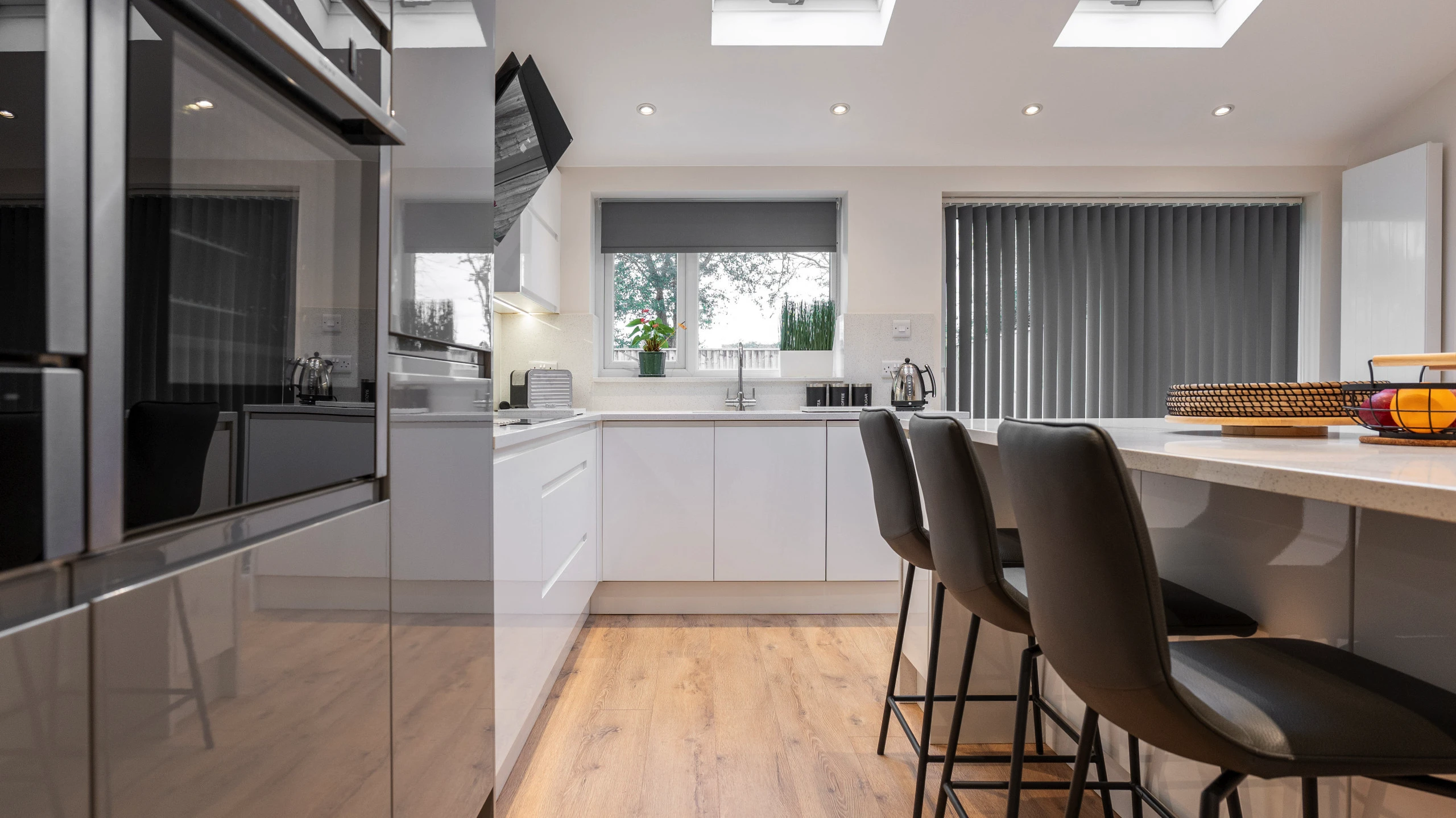 Kitchen Renovation and Installation in N16, completed project photograph 4